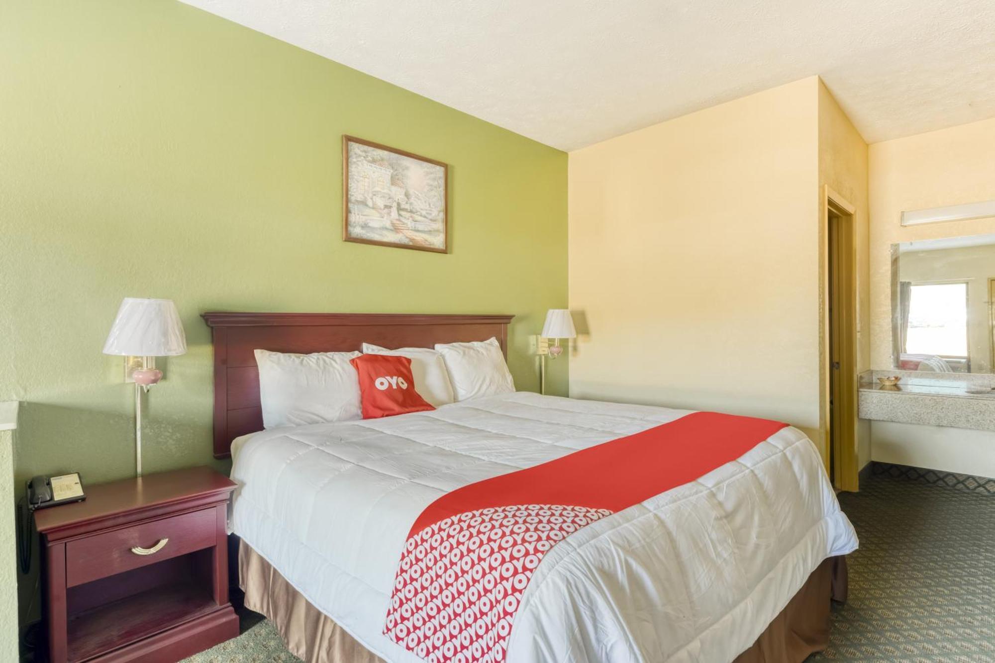 Oyo Hotel Grenada West Экстерьер фото