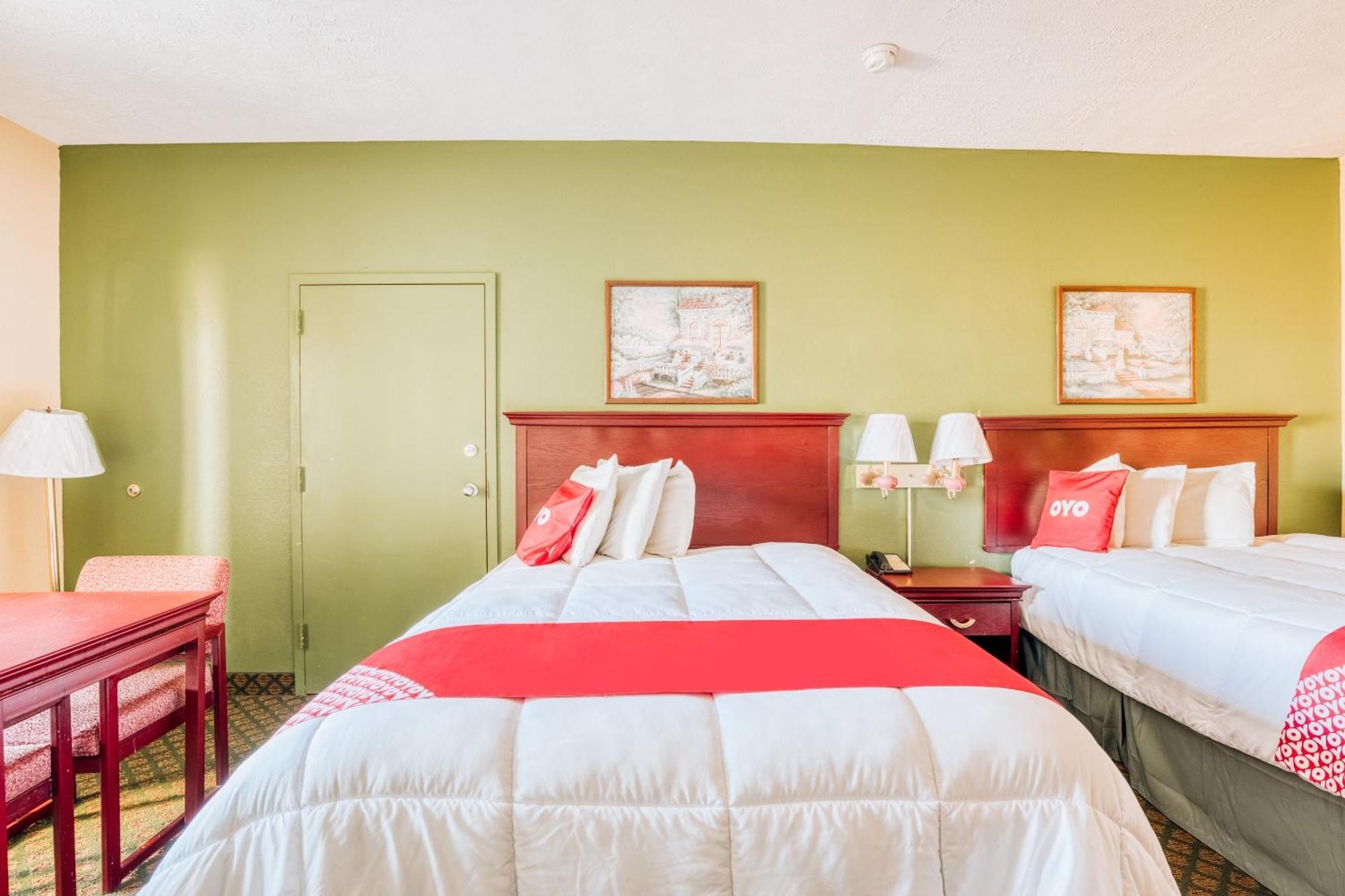 Oyo Hotel Grenada West Экстерьер фото
