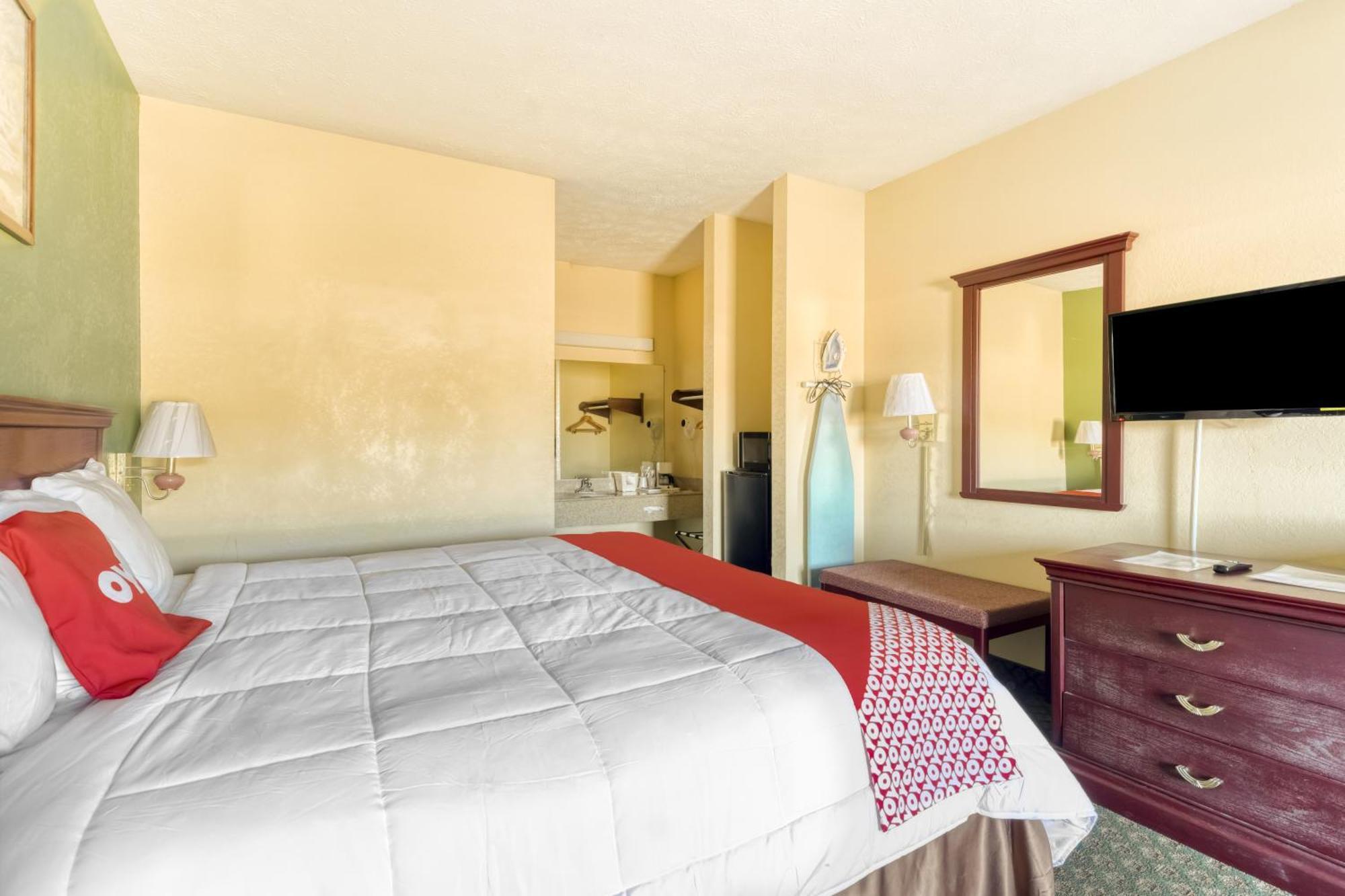 Oyo Hotel Grenada West Экстерьер фото