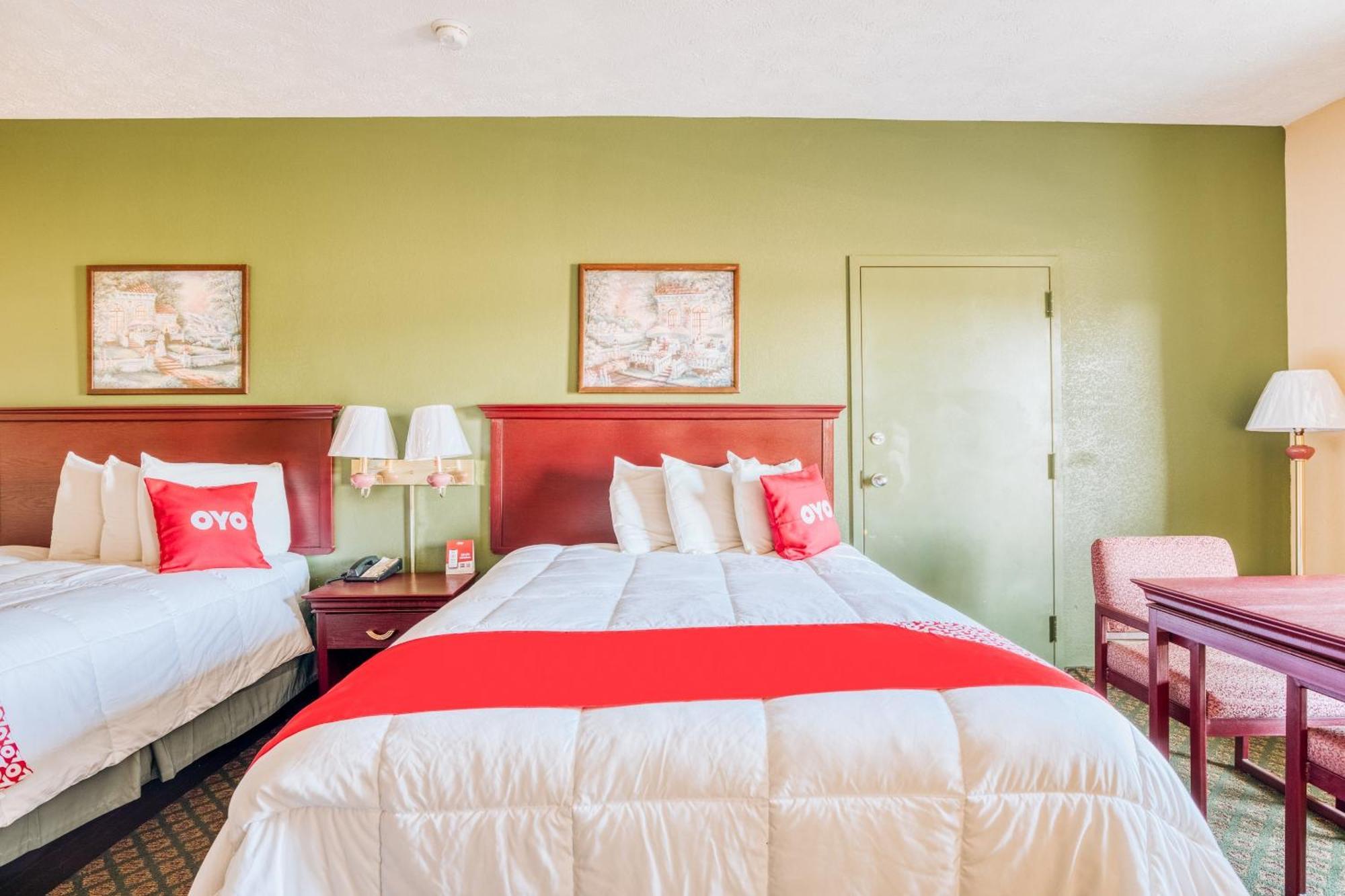 Oyo Hotel Grenada West Экстерьер фото
