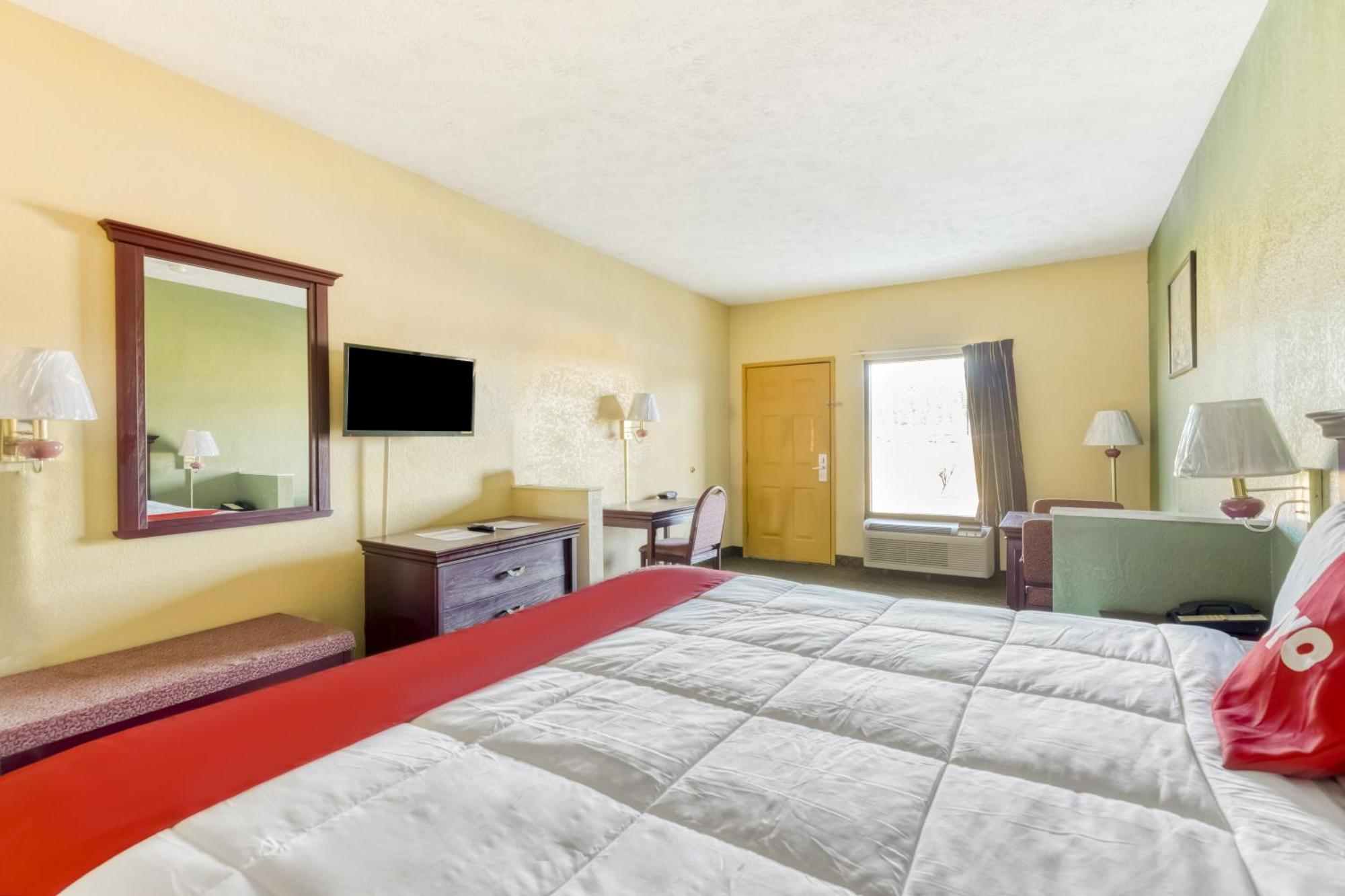 Oyo Hotel Grenada West Экстерьер фото