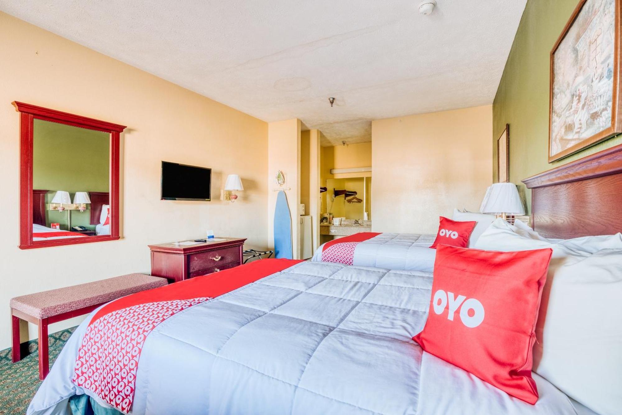 Oyo Hotel Grenada West Экстерьер фото