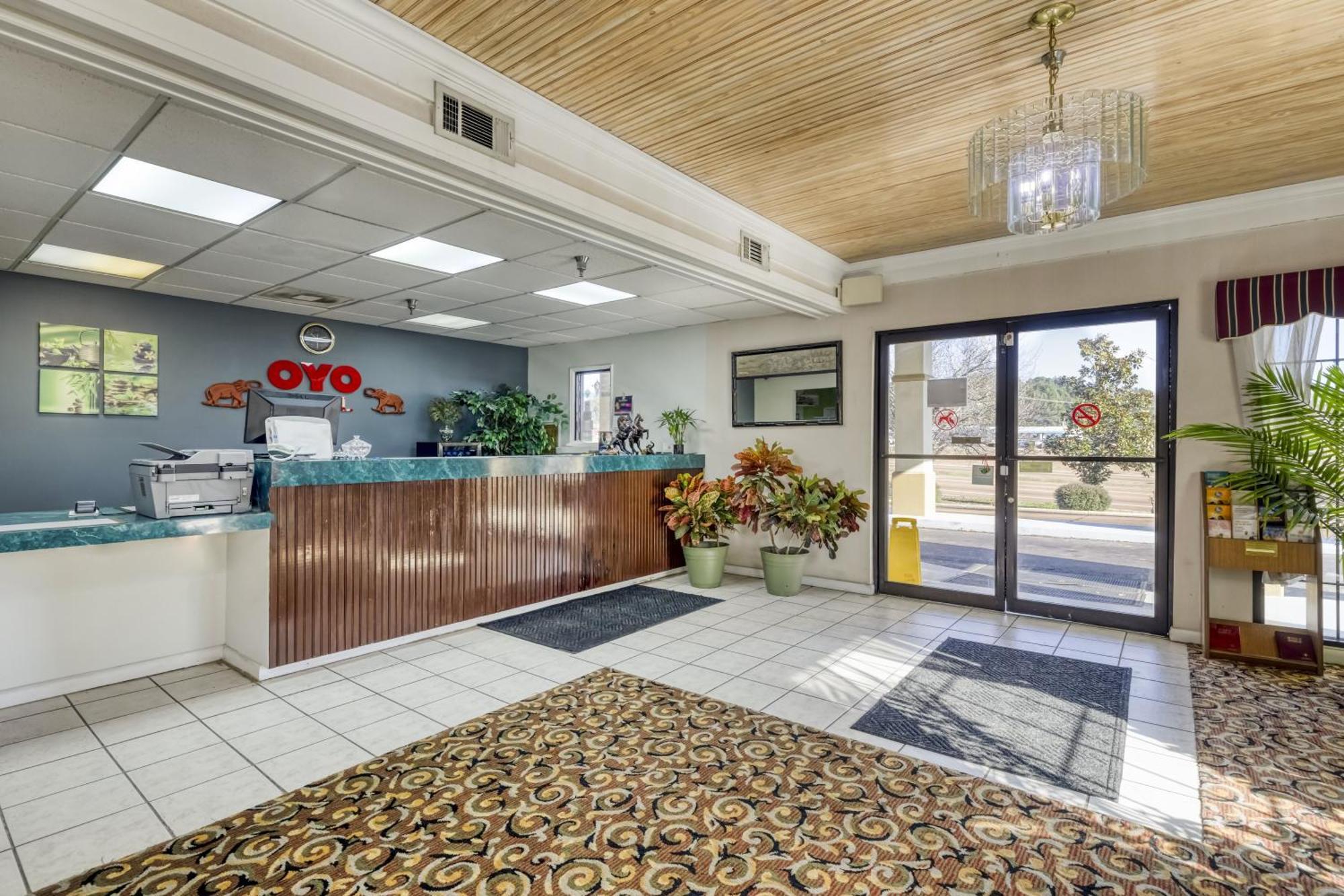 Oyo Hotel Grenada West Экстерьер фото