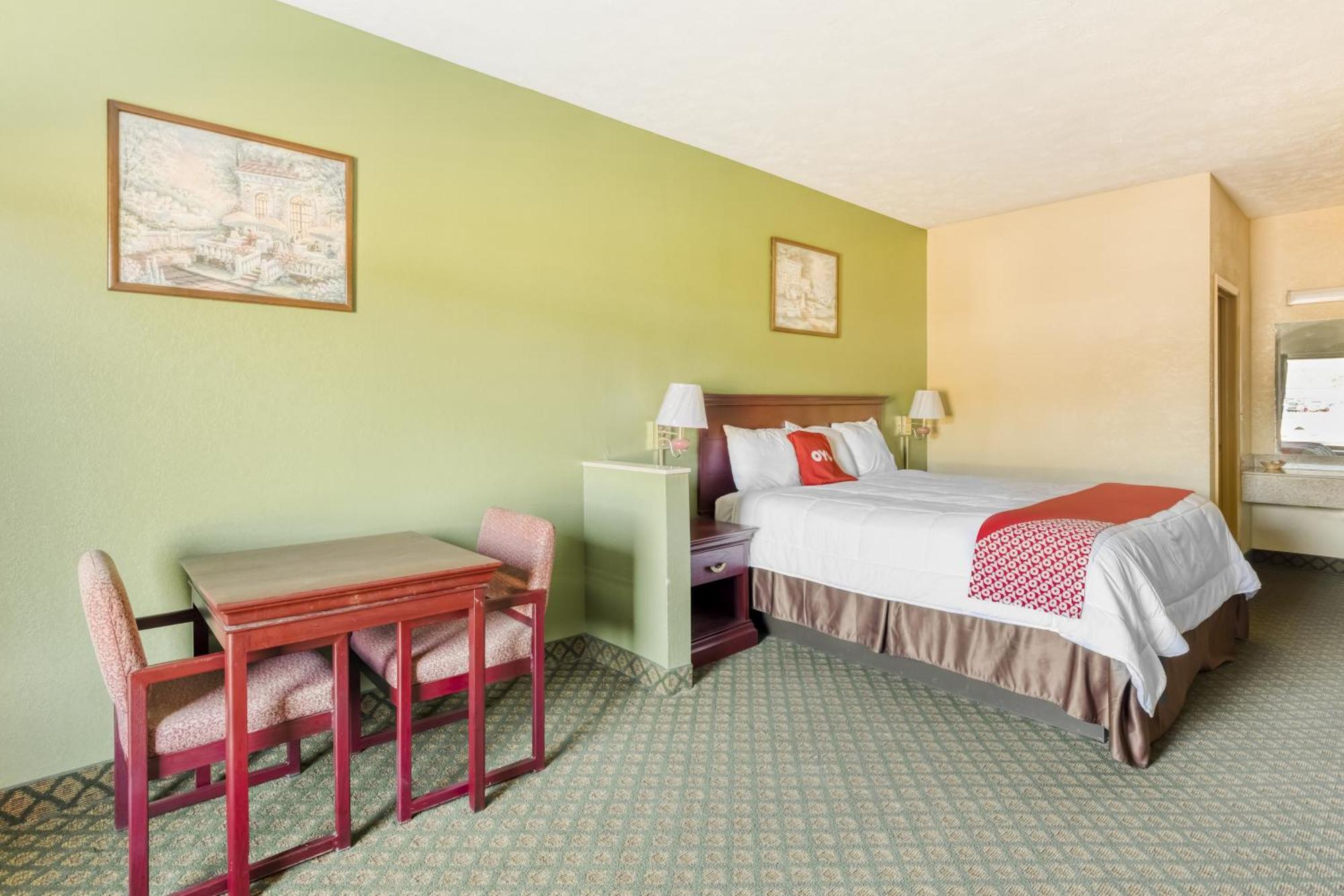 Oyo Hotel Grenada West Экстерьер фото