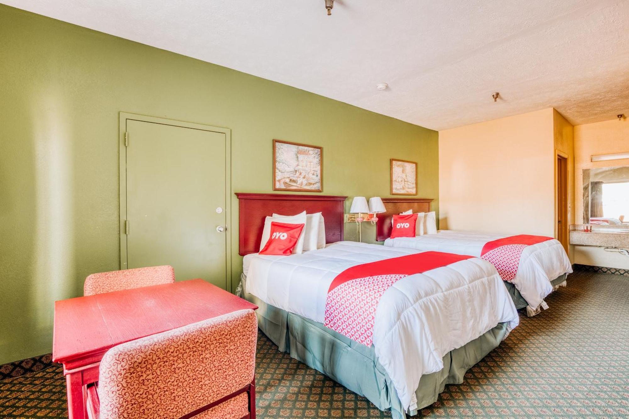 Oyo Hotel Grenada West Экстерьер фото