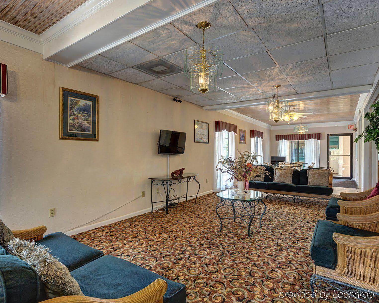 Oyo Hotel Grenada West Экстерьер фото