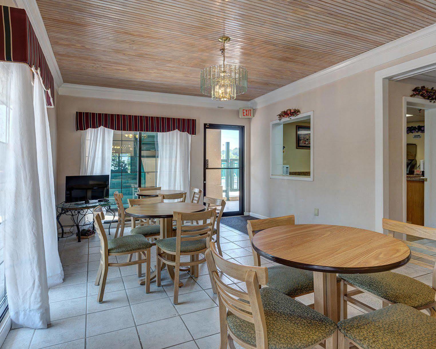 Oyo Hotel Grenada West Экстерьер фото