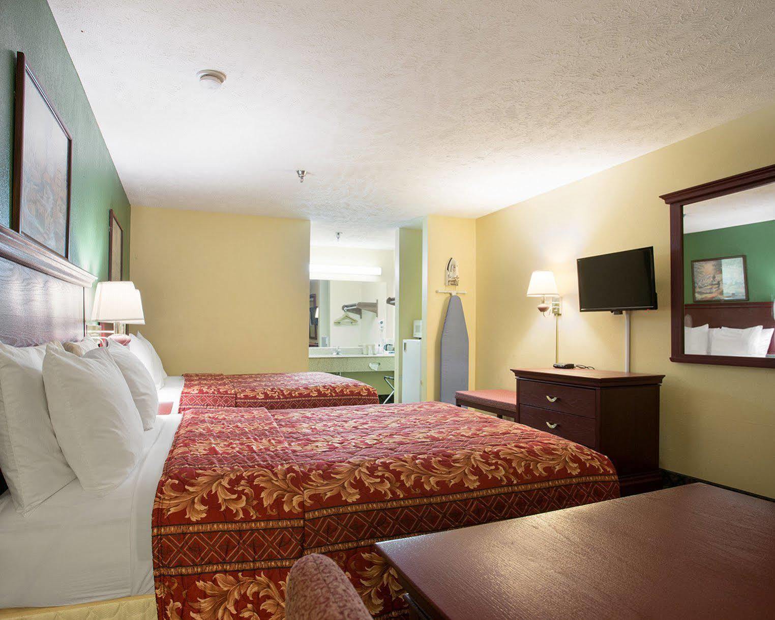 Oyo Hotel Grenada West Экстерьер фото
